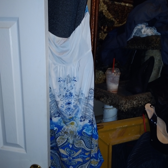 Dress - Picture 2 of 3